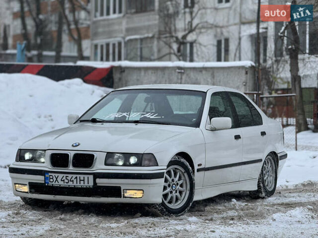 Белый БМВ 3 Серия, объемом двигателя 2.5 л и пробегом 328 тыс. км за 2750 $, фото 1 на Automoto.ua