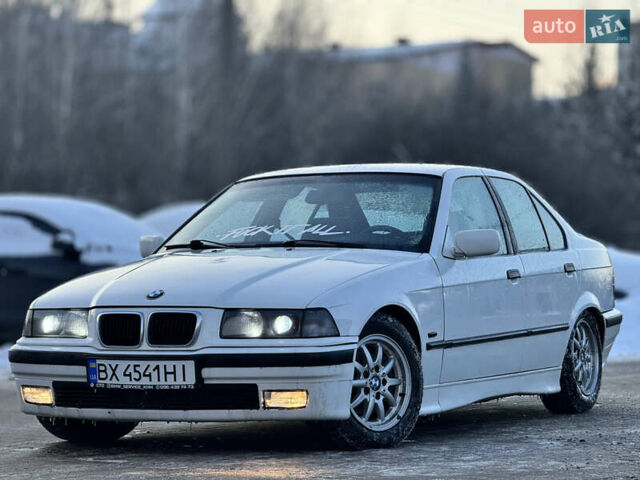 Белый БМВ 3 Серия, объемом двигателя 2.5 л и пробегом 326 тыс. км за 2900 $, фото 1 на Automoto.ua