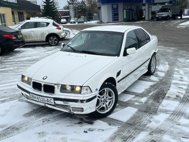 Белый БМВ 3 Серия, объемом двигателя 0 л и пробегом 1 тыс. км за 1350 $, фото 1 на Automoto.ua