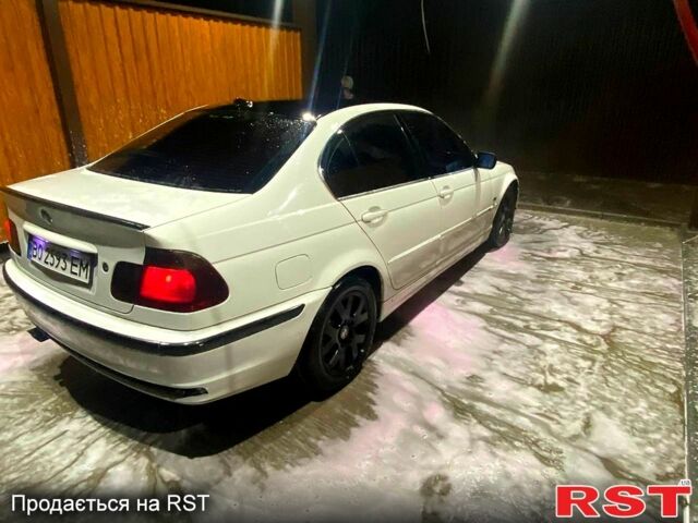 Білий БМВ 3 Серія, об'ємом двигуна 2.5 л та пробігом 0 тис. км за 3300 $, фото 1 на Automoto.ua