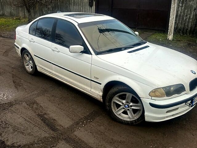 Білий БМВ 3 Серія, об'ємом двигуна 1.8 л та пробігом 350 тис. км за 3200 $, фото 1 на Automoto.ua