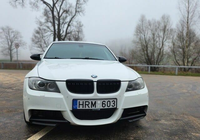 Белый БМВ 3 Серия, объемом двигателя 0 л и пробегом 260 тыс. км за 2700 $, фото 1 на Automoto.ua