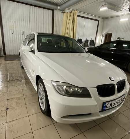 Белый БМВ 3 Серия, объемом двигателя 2 л и пробегом 213 тыс. км за 7000 $, фото 1 на Automoto.ua