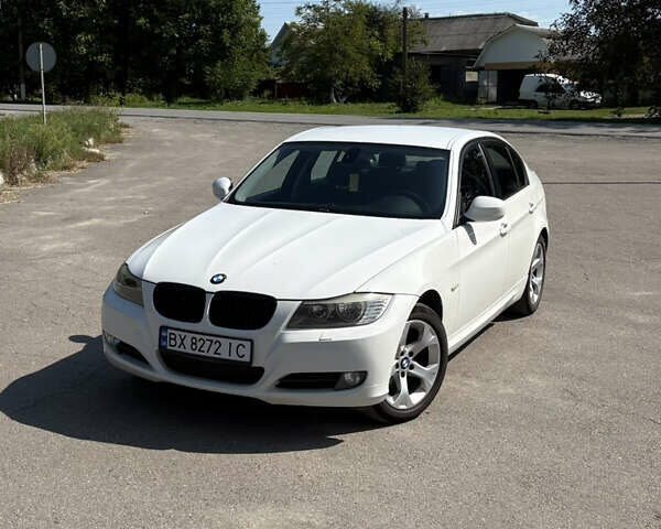 Білий БМВ 3 Серія, об'ємом двигуна 2 л та пробігом 300 тис. км за 6999 $, фото 1 на Automoto.ua
