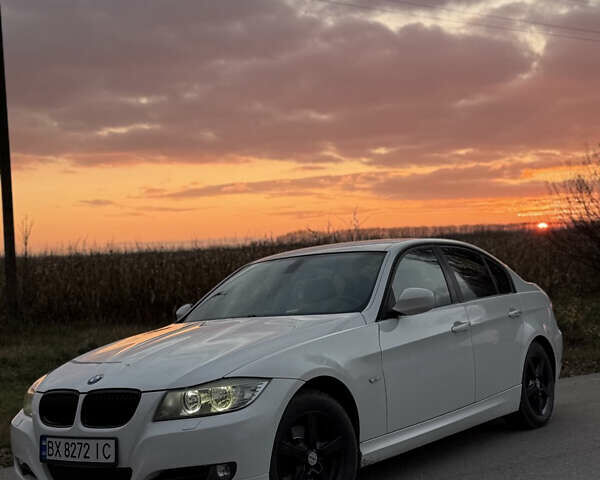 Белый БМВ 3 Серия, объемом двигателя 2 л и пробегом 300 тыс. км за 4499 $, фото 1 на Automoto.ua