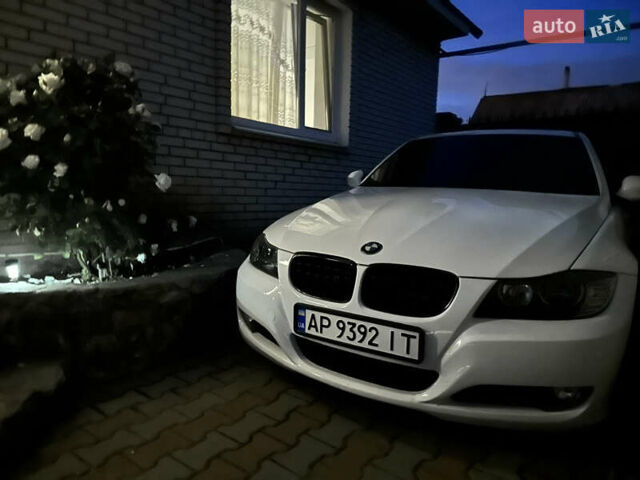Белый БМВ 3 Серия, объемом двигателя 2.5 л и пробегом 302 тыс. км за 6200 $, фото 1 на Automoto.ua