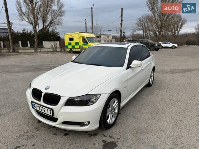 Белый БМВ 3 Серия, объемом двигателя 2.5 л и пробегом 302 тыс. км за 7500 $, фото 1 на Automoto.ua