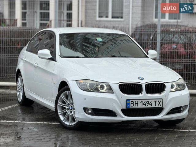 Белый БМВ 3 Серия, объемом двигателя 2 л и пробегом 208 тыс. км за 8900 $, фото 1 на Automoto.ua