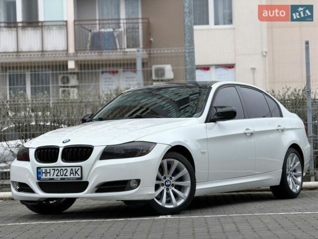 Белый БМВ 3 Серия, объемом двигателя 3 л и пробегом 235 тыс. км за 7900 $, фото 1 на Automoto.ua