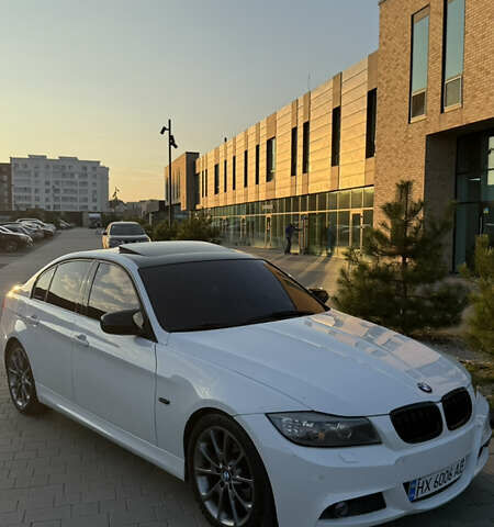 Белый БМВ 3 Серия, объемом двигателя 2 л и пробегом 225 тыс. км за 12000 $, фото 1 на Automoto.ua