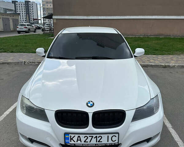 Белый БМВ 3 Серия, объемом двигателя 3 л и пробегом 244 тыс. км за 9400 $, фото 1 на Automoto.ua