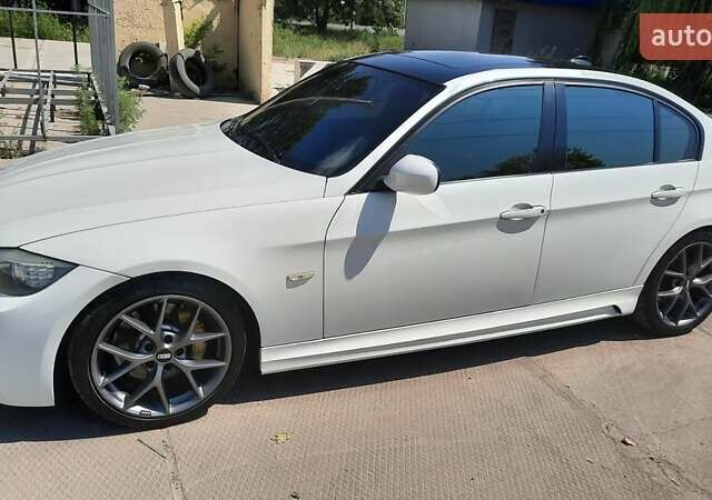 Белый БМВ 3 Серия, объемом двигателя 2 л и пробегом 238 тыс. км за 9300 $, фото 1 на Automoto.ua