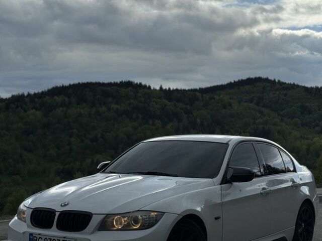 Белый БМВ 3 Серия, объемом двигателя 3 л и пробегом 215 тыс. км за 9500 $, фото 1 на Automoto.ua