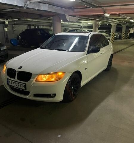 Белый БМВ 3 Серия, объемом двигателя 3 л и пробегом 324 тыс. км за 9400 $, фото 1 на Automoto.ua