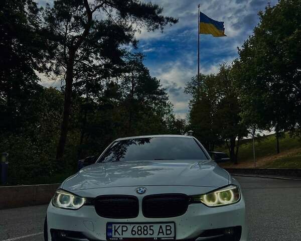 Белый БМВ 3 Серия, объемом двигателя 2 л и пробегом 208 тыс. км за 16900 $, фото 1 на Automoto.ua