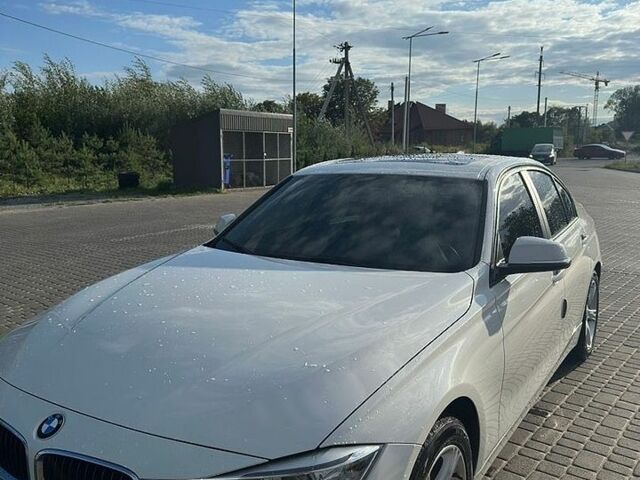 Білий БМВ 3 Серія, об'ємом двигуна 2 л та пробігом 254 тис. км за 12800 $, фото 1 на Automoto.ua
