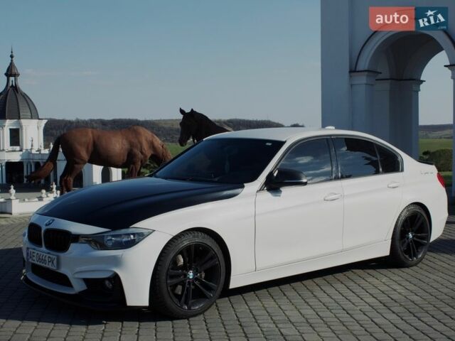 Белый БМВ 3 Серия, объемом двигателя 2 л и пробегом 181 тыс. км за 15500 $, фото 1 на Automoto.ua