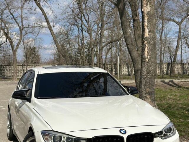 Белый БМВ 3 Серия, объемом двигателя 2 л и пробегом 195 тыс. км за 15500 $, фото 1 на Automoto.ua