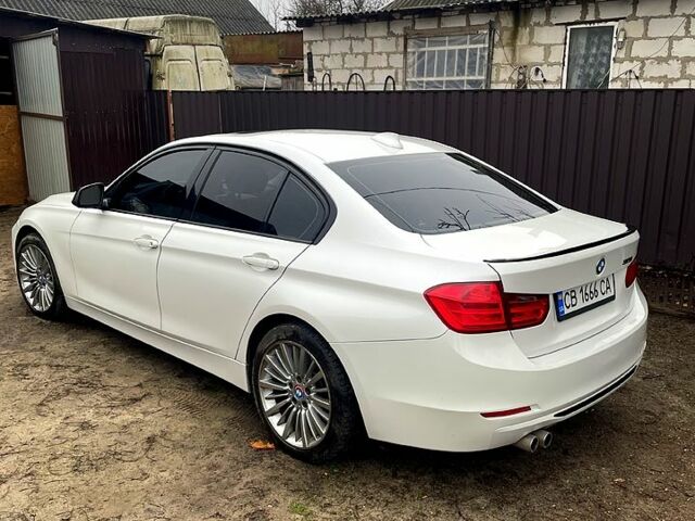 Белый БМВ 3 Серия, объемом двигателя 2 л и пробегом 230 тыс. км за 12200 $, фото 1 на Automoto.ua