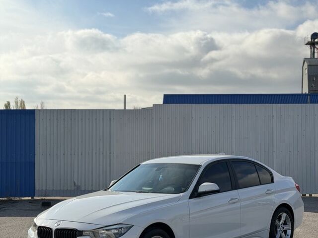 БМВ 3 Серия 2012 в Славянске на Automoto.ua Белый БМВ 3 Серия, объемом двигателя 2 л и пробегом 207 тыс. км за 13900 $, фото 1 на Automoto.ua