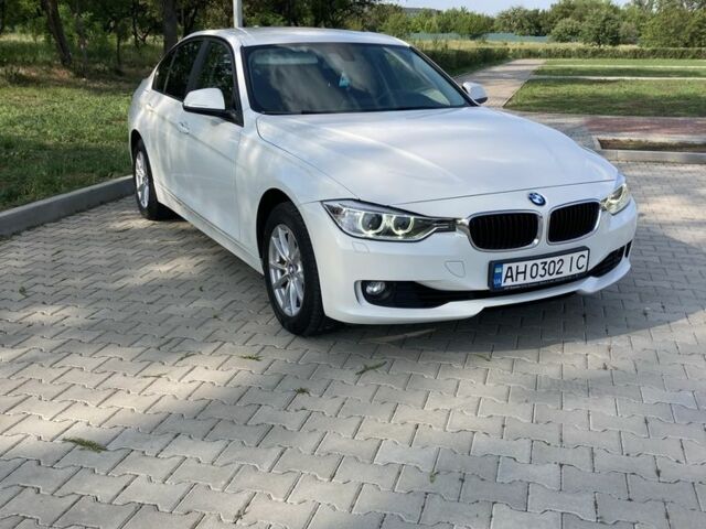 Белый БМВ 3 Серия, объемом двигателя 2 л и пробегом 160 тыс. км за 12750 $, фото 1 на Automoto.ua