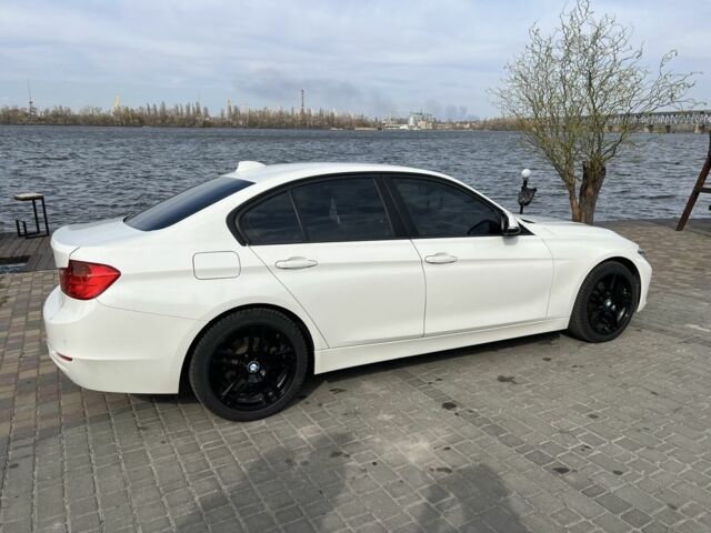 Белый БМВ 3 Серия, объемом двигателя 2 л и пробегом 329 тыс. км за 11900 $, фото 1 на Automoto.ua