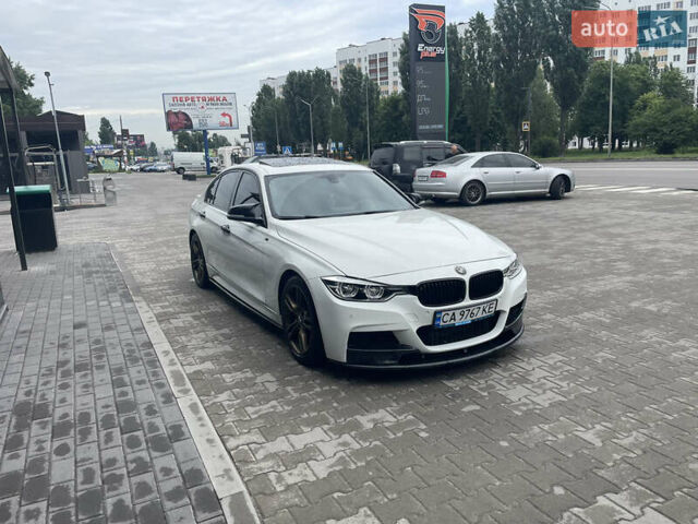 БМВ 3 Серия 2012 в Киеве на Automoto.ua Белый БМВ 3 Серия, объемом двигателя 2 л и пробегом 245 тыс. км за 13500 $, фото 1 на Automoto.ua