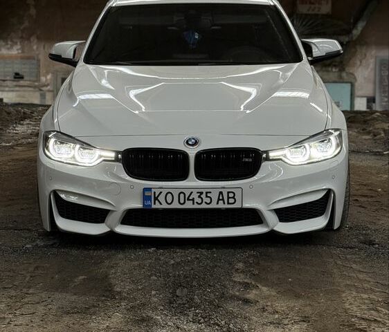 Белый БМВ 3 Серия, объемом двигателя 3 л и пробегом 283 тыс. км за 16402 $, фото 1 на Automoto.ua