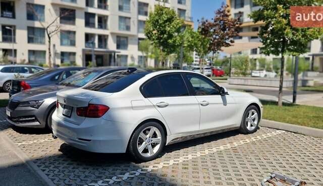 Белый БМВ 3 Серия, объемом двигателя 2 л и пробегом 159 тыс. км за 12500 $, фото 1 на Automoto.ua