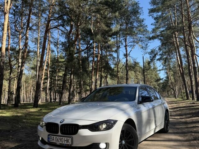 Білий БМВ 3 Серія, об'ємом двигуна 2 л та пробігом 260 тис. км за 11700 $, фото 1 на Automoto.ua