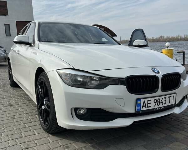 Белый БМВ 3 Серия, объемом двигателя 2 л и пробегом 349 тыс. км за 12000 $, фото 1 на Automoto.ua