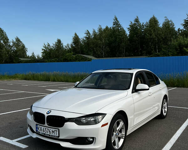 Белый БМВ 3 Серия, объемом двигателя 2 л и пробегом 243 тыс. км за 12200 $, фото 1 на Automoto.ua