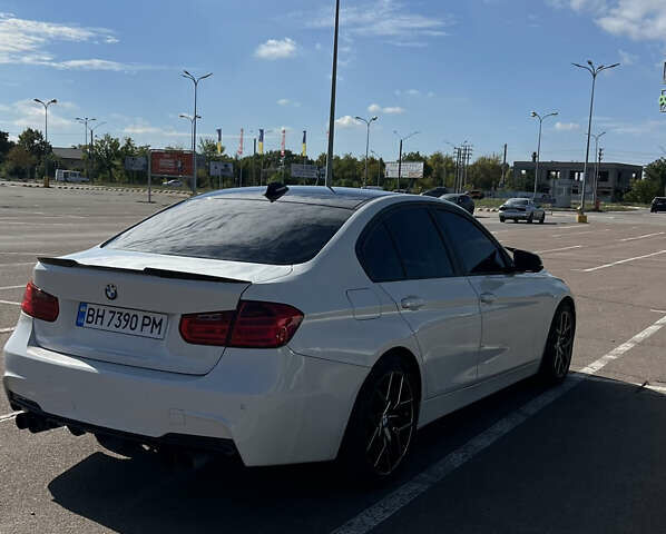 Білий БМВ 3 Серія, об'ємом двигуна 2 л та пробігом 201 тис. км за 12500 $, фото 1 на Automoto.ua