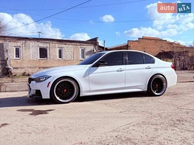 Белый БМВ 3 Серия, объемом двигателя 2 л и пробегом 275 тыс. км за 14300 $, фото 1 на Automoto.ua