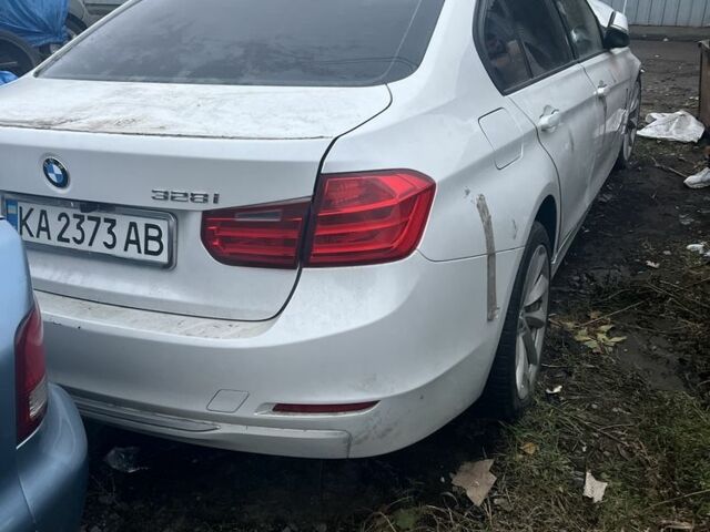 Білий БМВ 3 Серія, об'ємом двигуна 2 л та пробігом 123 тис. км за 7000 $, фото 1 на Automoto.ua