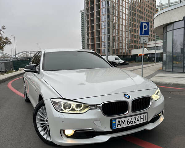 Белый БМВ 3 Серия, объемом двигателя 2 л и пробегом 253 тыс. км за 10950 $, фото 1 на Automoto.ua