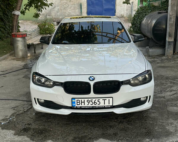 Белый БМВ 3 Серия, объемом двигателя 2 л и пробегом 255 тыс. км за 12500 $, фото 1 на Automoto.ua