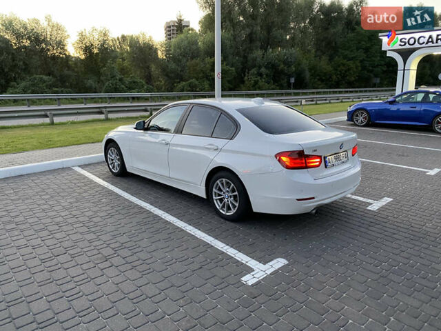 Білий БМВ 3 Серія, об'ємом двигуна 2 л та пробігом 200 тис. км за 11000 $, фото 1 на Automoto.ua