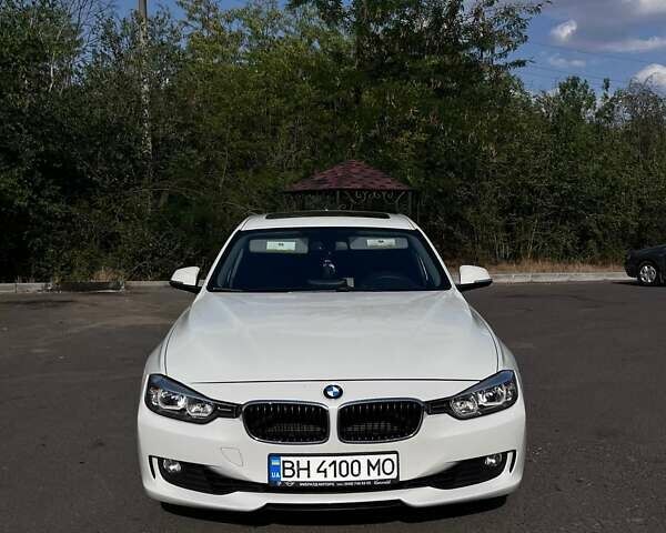 Белый БМВ 3 Серия, объемом двигателя 2 л и пробегом 224 тыс. км за 12500 $, фото 1 на Automoto.ua