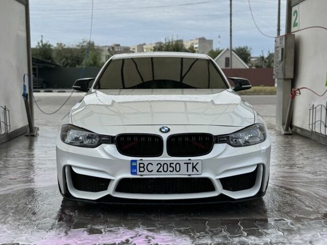 Белый БМВ 3 Серия, объемом двигателя 2 л и пробегом 157 тыс. км за 12555 $, фото 1 на Automoto.ua