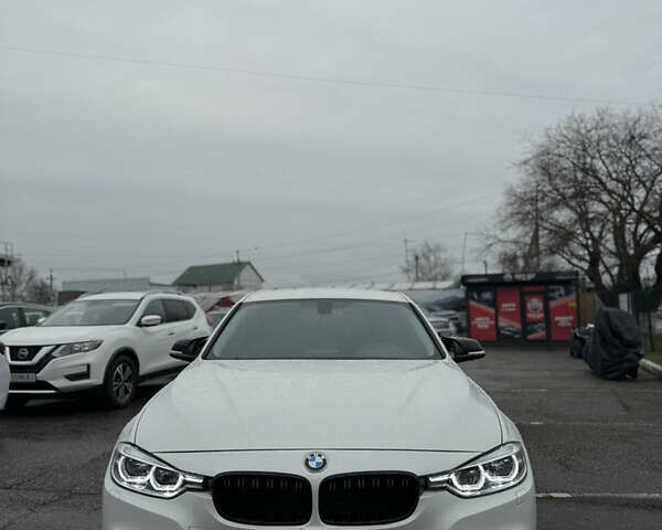 Белый БМВ 3 Серия, объемом двигателя 0 л и пробегом 248 тыс. км за 13000 $, фото 1 на Automoto.ua