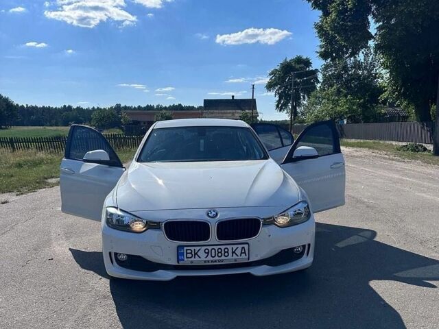 Белый БМВ 3 Серия, объемом двигателя 2 л и пробегом 190 тыс. км за 13500 $, фото 1 на Automoto.ua