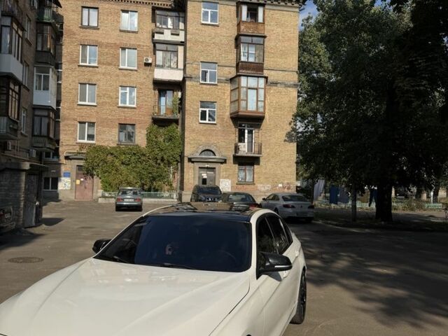 Білий БМВ 3 Серія, об'ємом двигуна 2 л та пробігом 230 тис. км за 14427 $, фото 1 на Automoto.ua