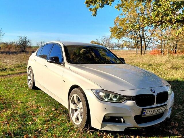 Белый БМВ 3 Серия, объемом двигателя 2 л и пробегом 300 тыс. км за 12200 $, фото 1 на Automoto.ua