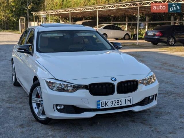 Белый БМВ 3 Серия, объемом двигателя 2 л и пробегом 240 тыс. км за 12500 $, фото 1 на Automoto.ua