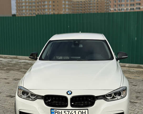 Белый БМВ 3 Серия, объемом двигателя 2 л и пробегом 257 тыс. км за 12400 $, фото 1 на Automoto.ua