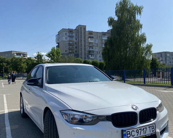 Белый БМВ 3 Серия, объемом двигателя 2 л и пробегом 166 тыс. км за 14000 $, фото 1 на Automoto.ua