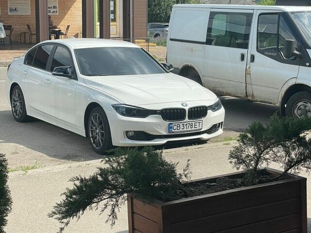 Білий БМВ 3 Серія, об'ємом двигуна 2 л та пробігом 210 тис. км за 12700 $, фото 1 на Automoto.ua