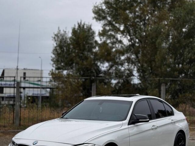 Білий БМВ 3 Серія, об'ємом двигуна 2 л та пробігом 248 тис. км за 11500 $, фото 1 на Automoto.ua