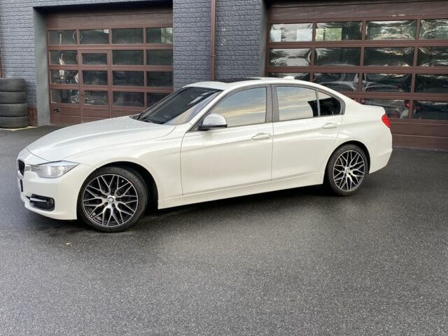 Белый БМВ 3 Серия, объемом двигателя 2 л и пробегом 305 тыс. км за 9000 $, фото 1 на Automoto.ua